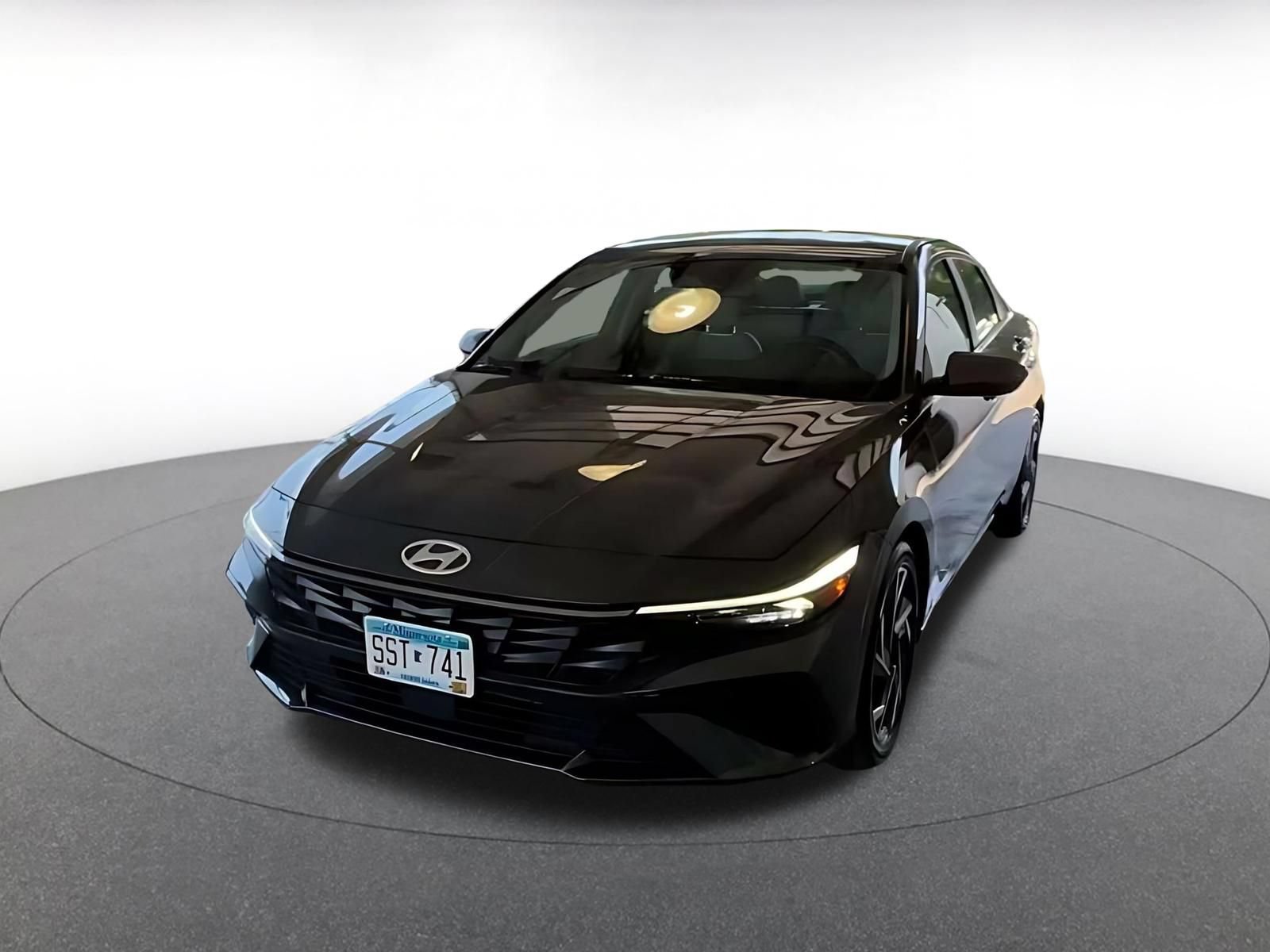 Thumbnail: 2025 Hyundai Elantra - 4