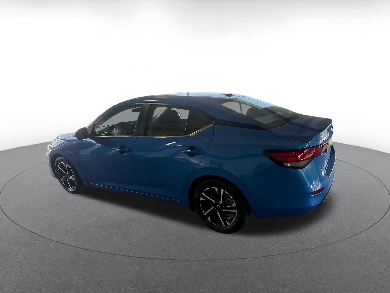 Thumbnail: 2025 Nissan Sentra - 10