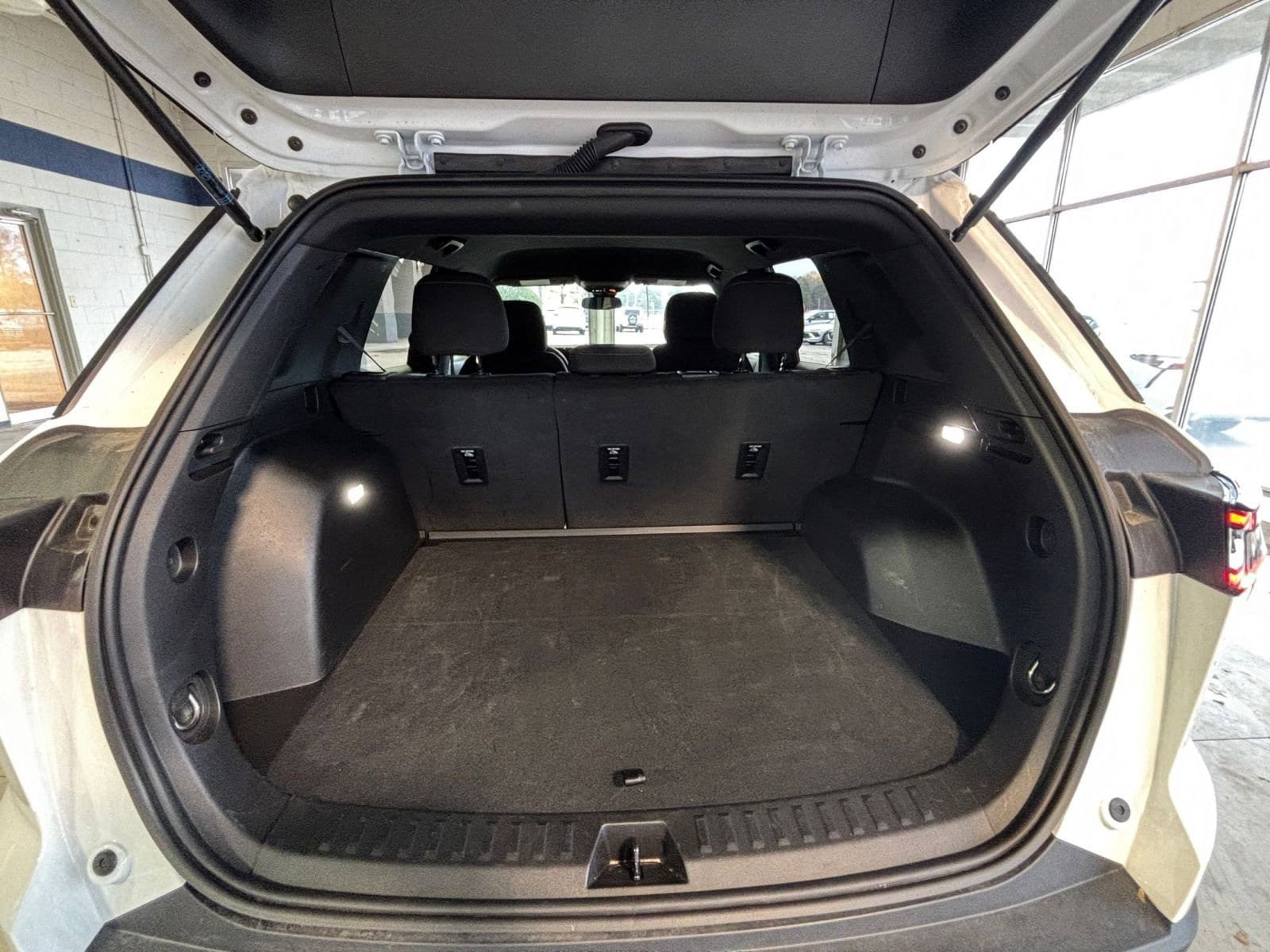 Thumbnail: 2025 Chevrolet Equinox - 30