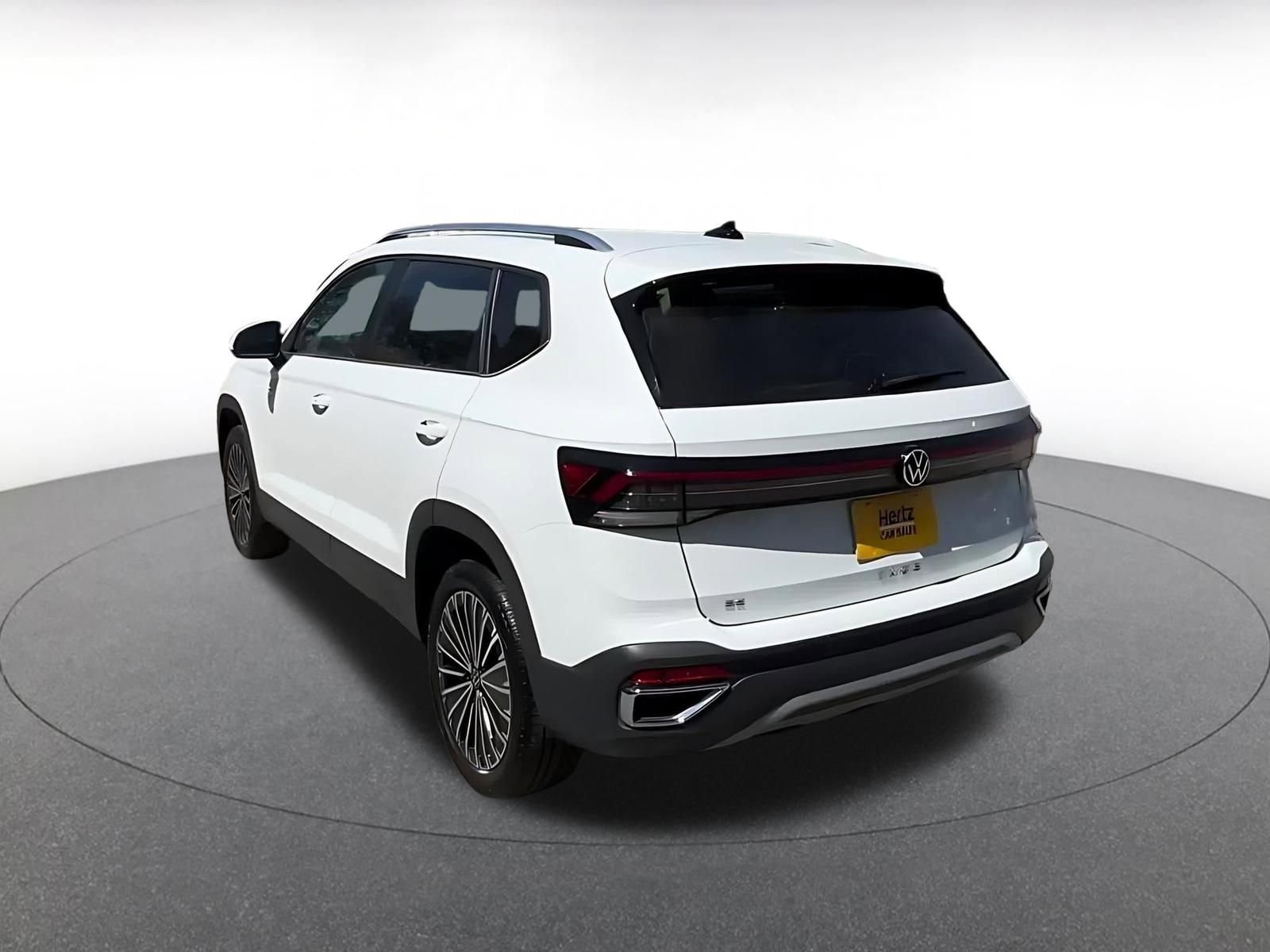 Thumbnail: 2025 Volkswagen Taos - 11