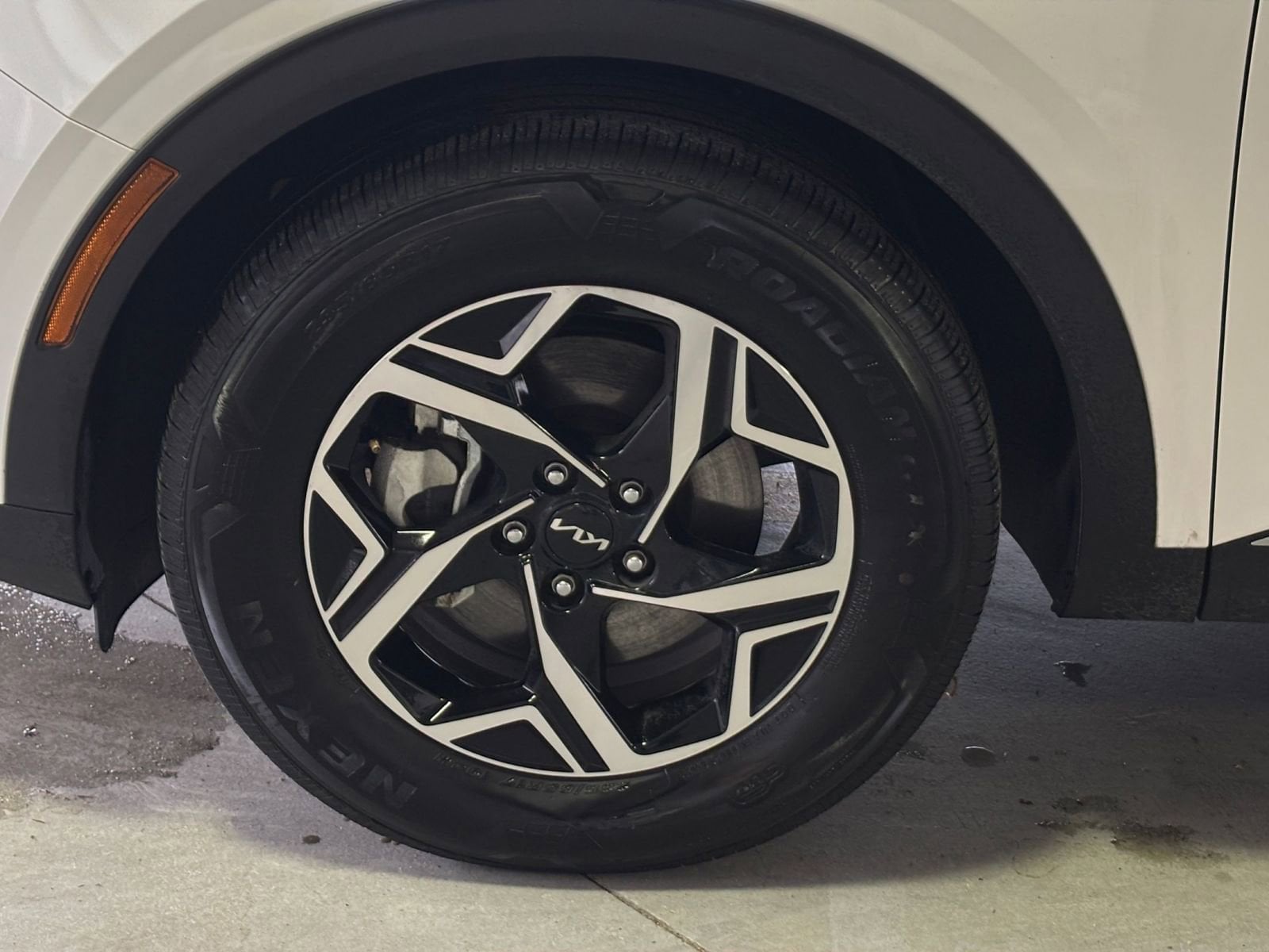 Thumbnail: 2025 Kia Sportage - 34