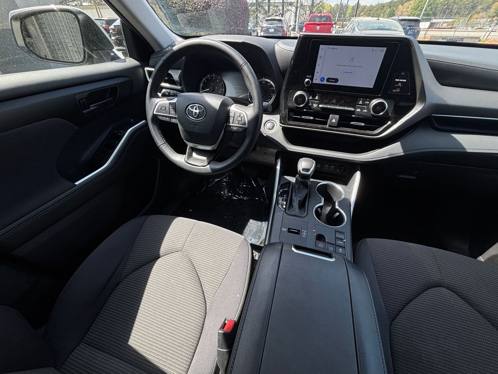 Thumbnail: 2025 Toyota Highlander - 35