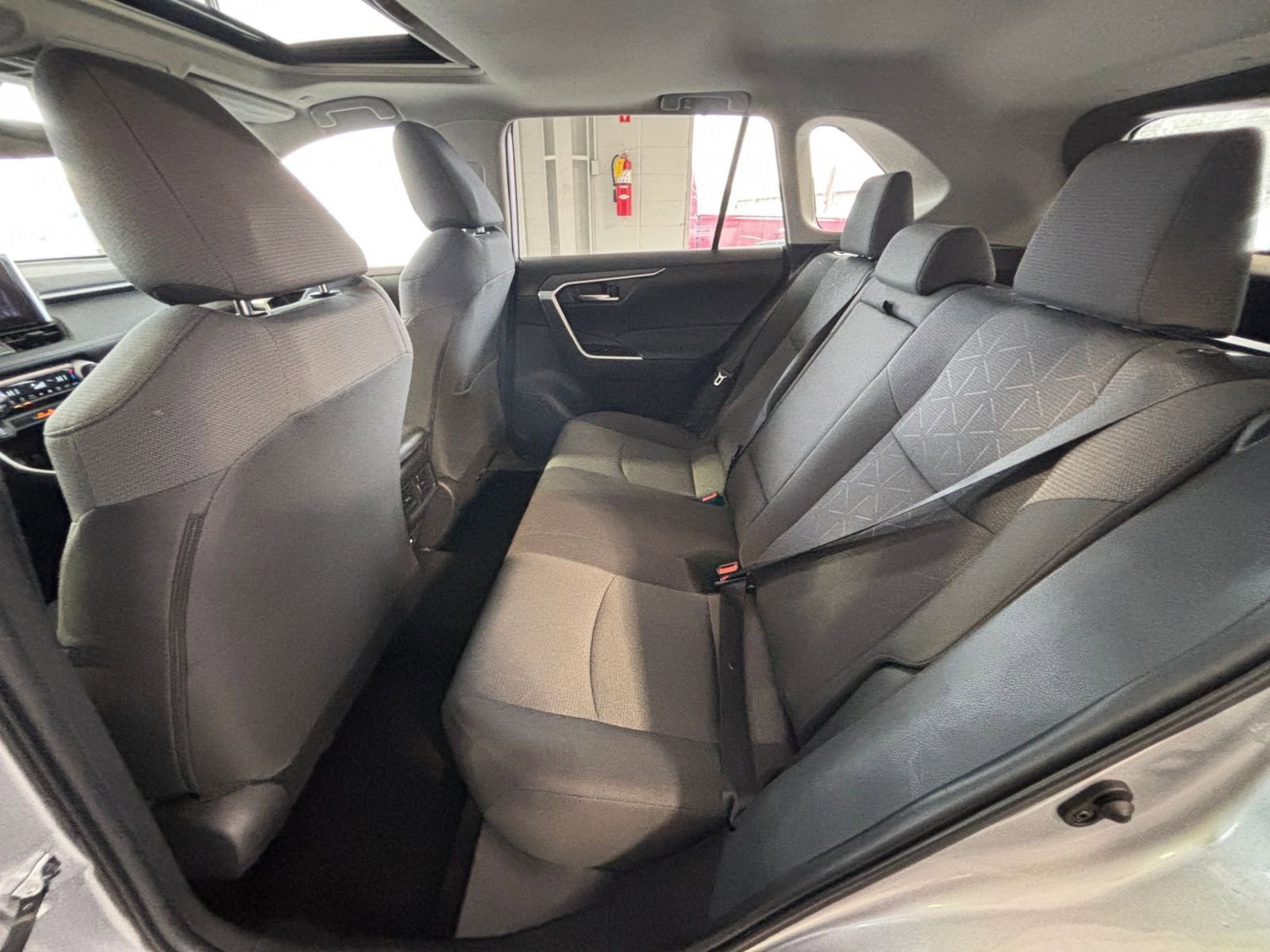 Thumbnail: 2025 Toyota RAV4 - 33