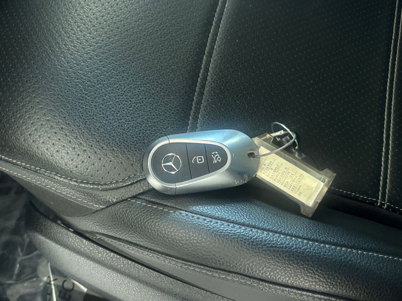 Thumbnail: 2024 Mercedes-Benz GLC - 22