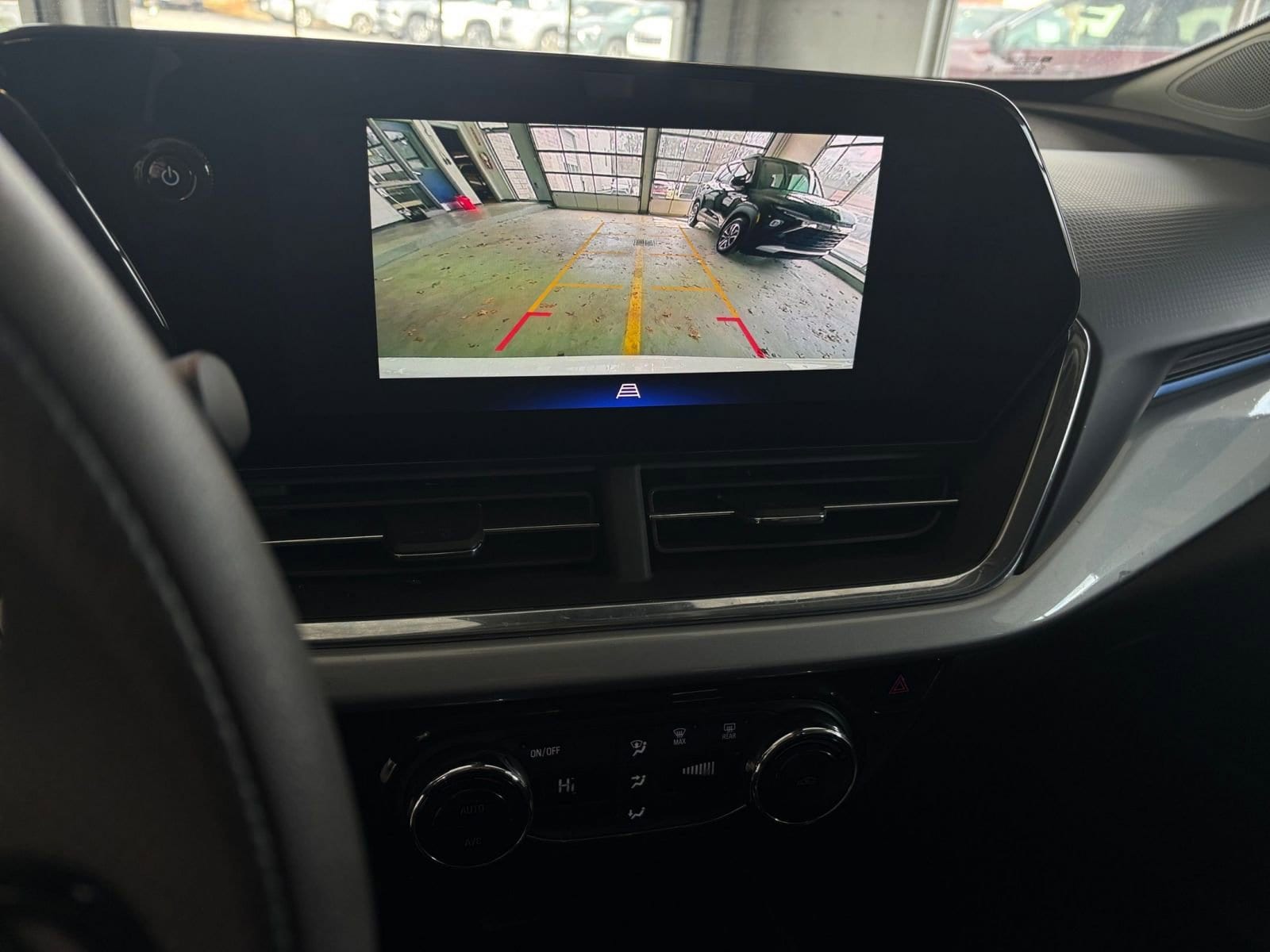 Thumbnail: 2025 Chevrolet Trax - 17