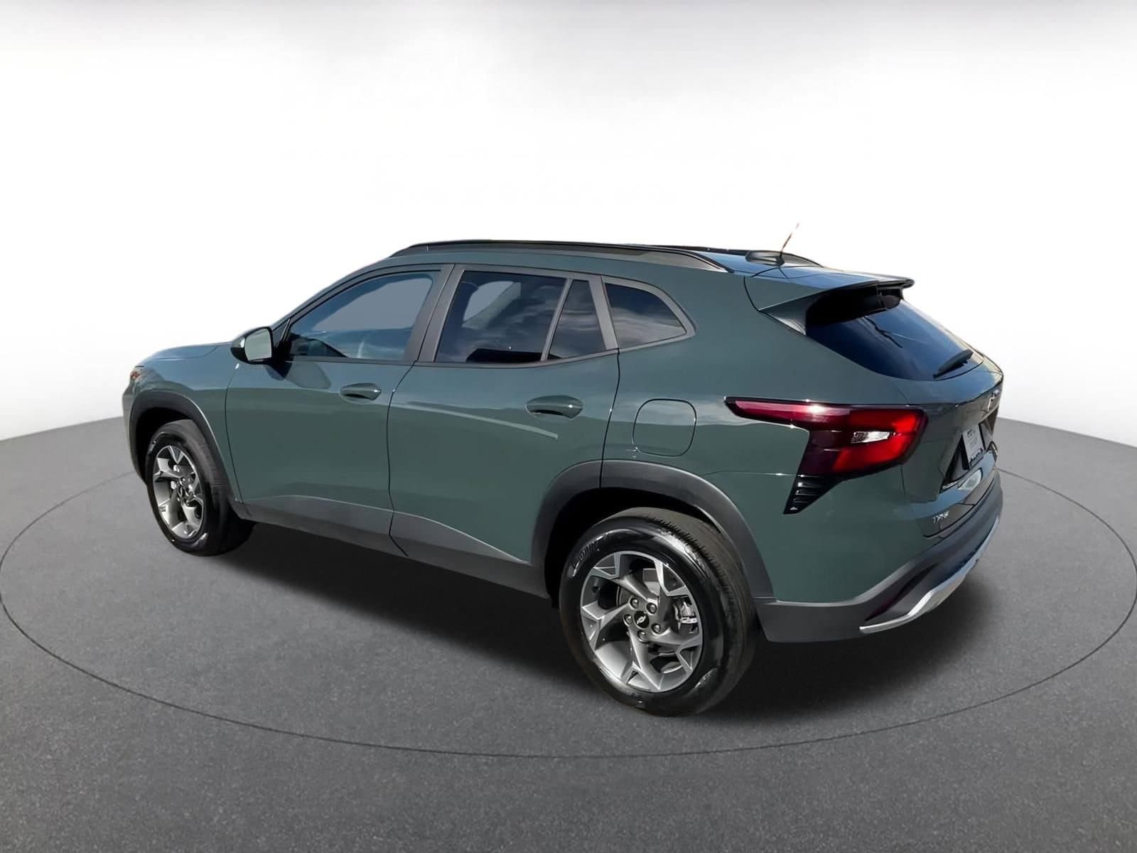 Thumbnail: 2025 Chevrolet Trax - 10