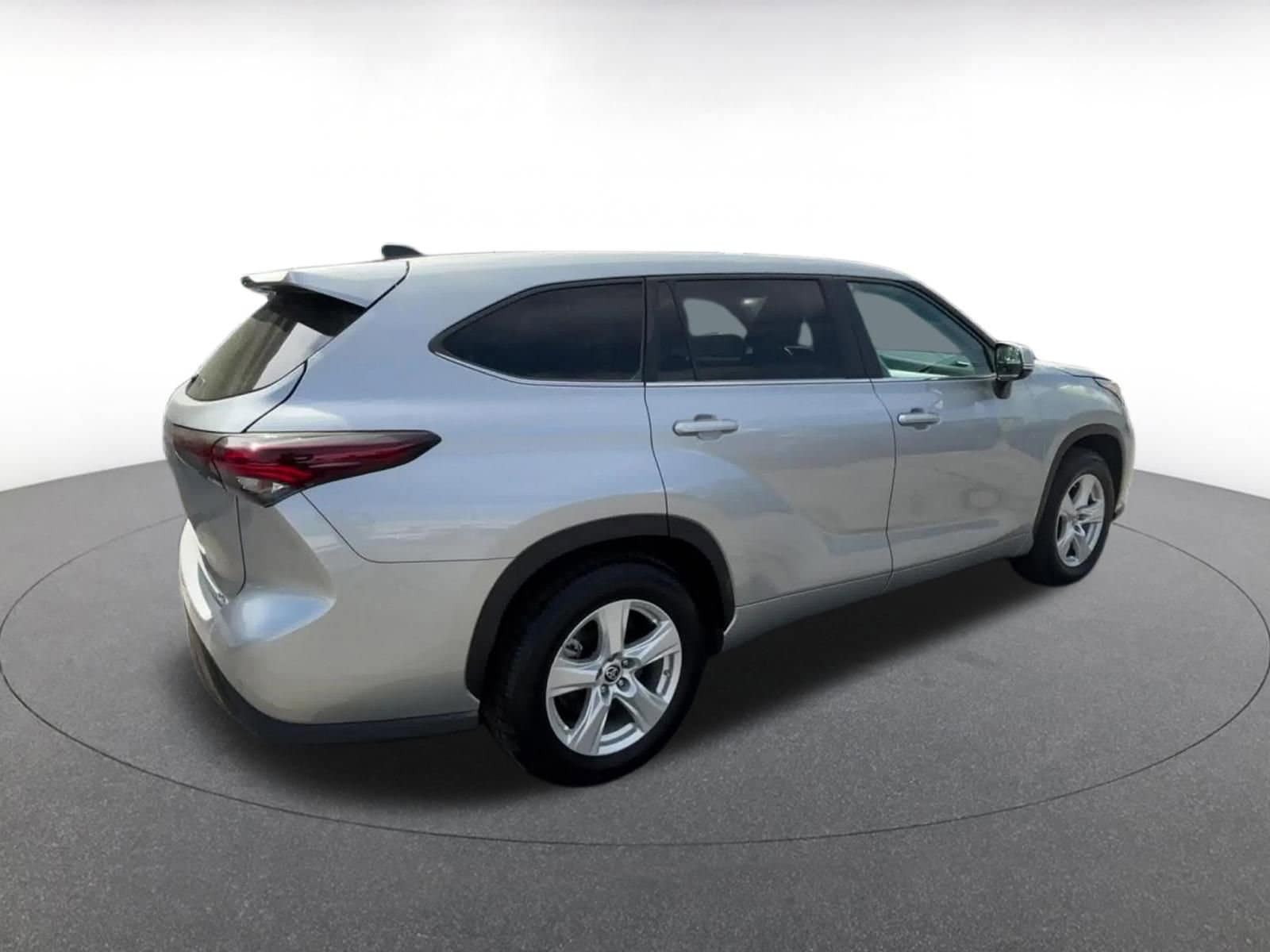 Thumbnail: 2025 Toyota Highlander - 15