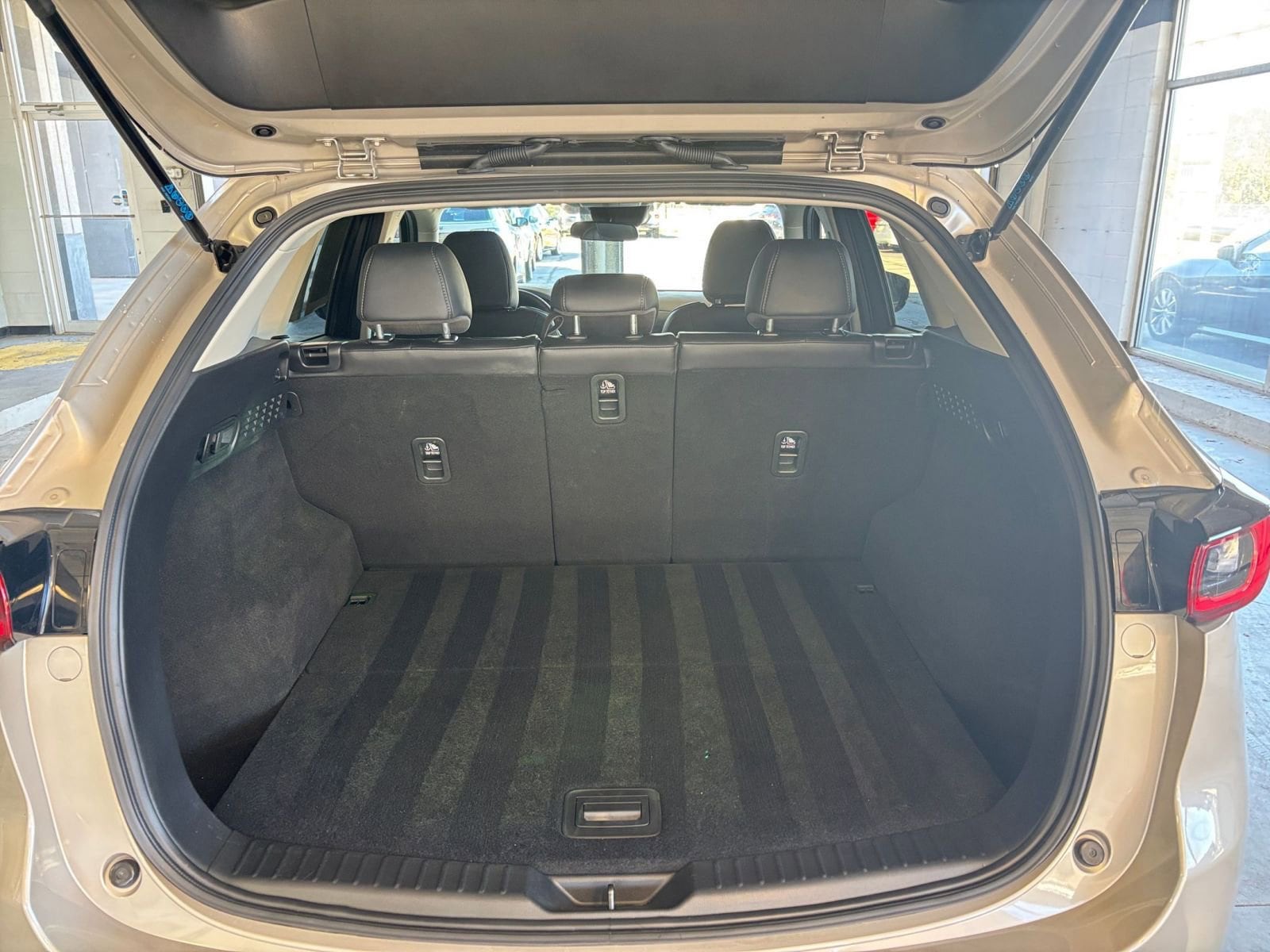 Thumbnail: 2025 Mazda CX-5 - 31