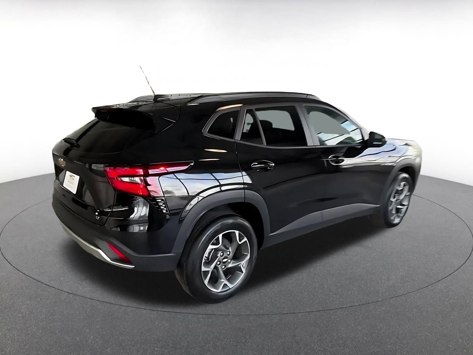 Thumbnail: 2025 Chevrolet Trax - 15