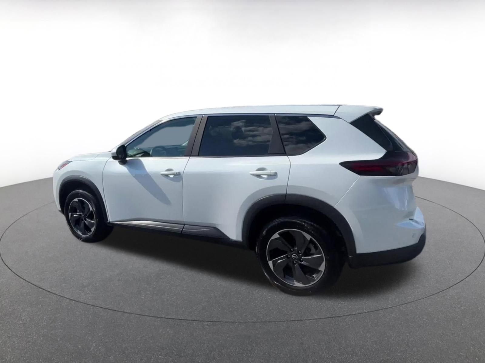 Thumbnail: 2025 Nissan Rogue - 10