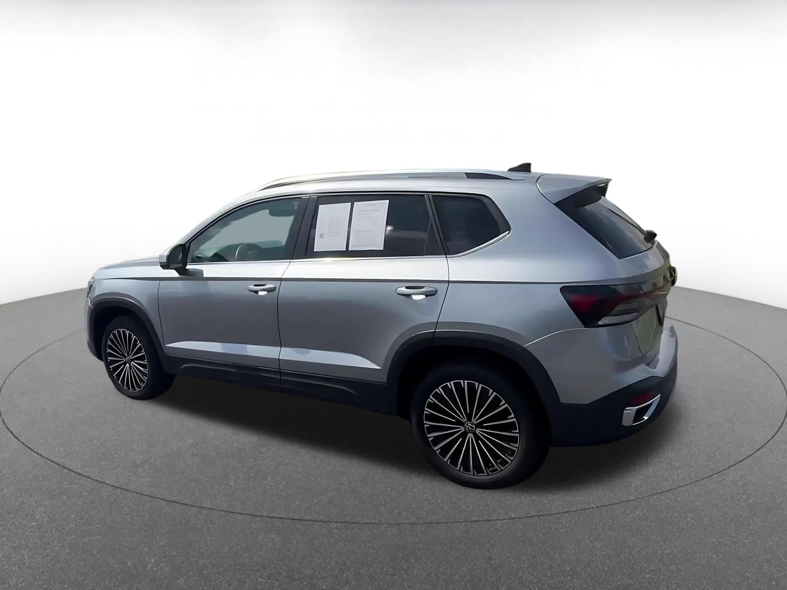 Thumbnail: 2025 Volkswagen Taos - 10