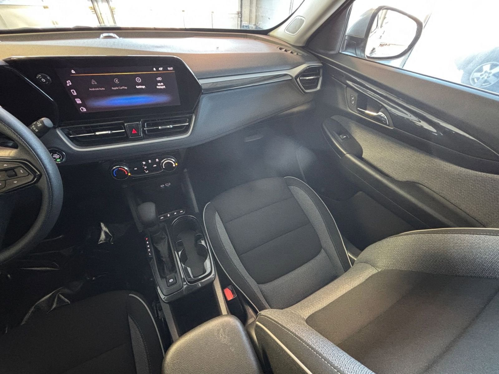 Thumbnail: 2025 Chevrolet TrailBlazer - 33