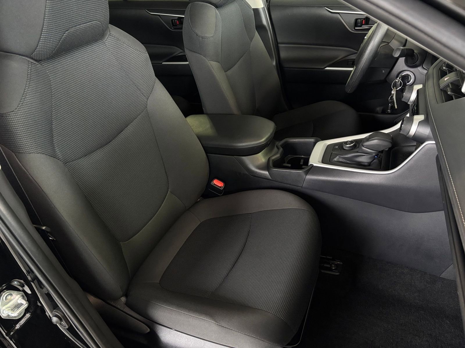 Thumbnail: 2025 Toyota RAV4 - 35