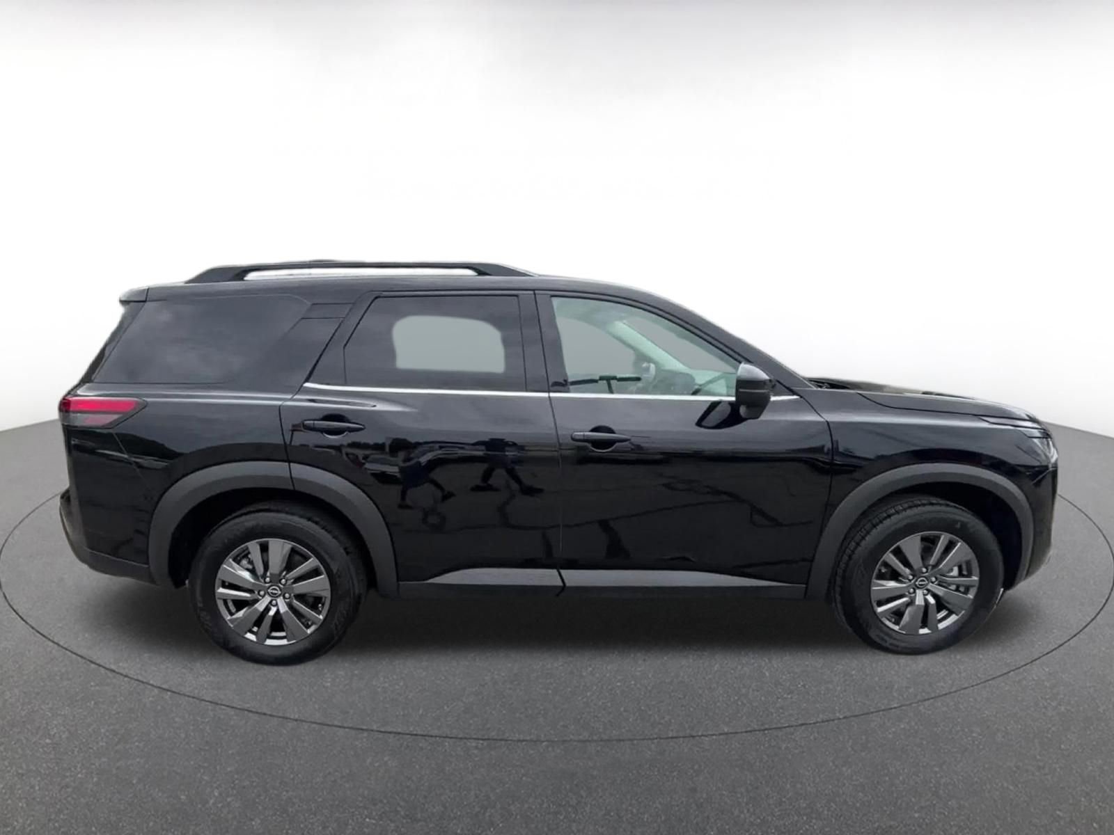 Thumbnail: 2025 Nissan Pathfinder - 16