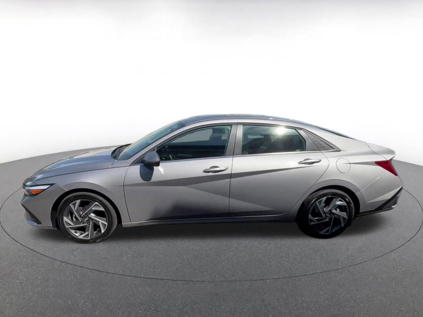 Thumbnail: 2025 Hyundai Elantra - 13