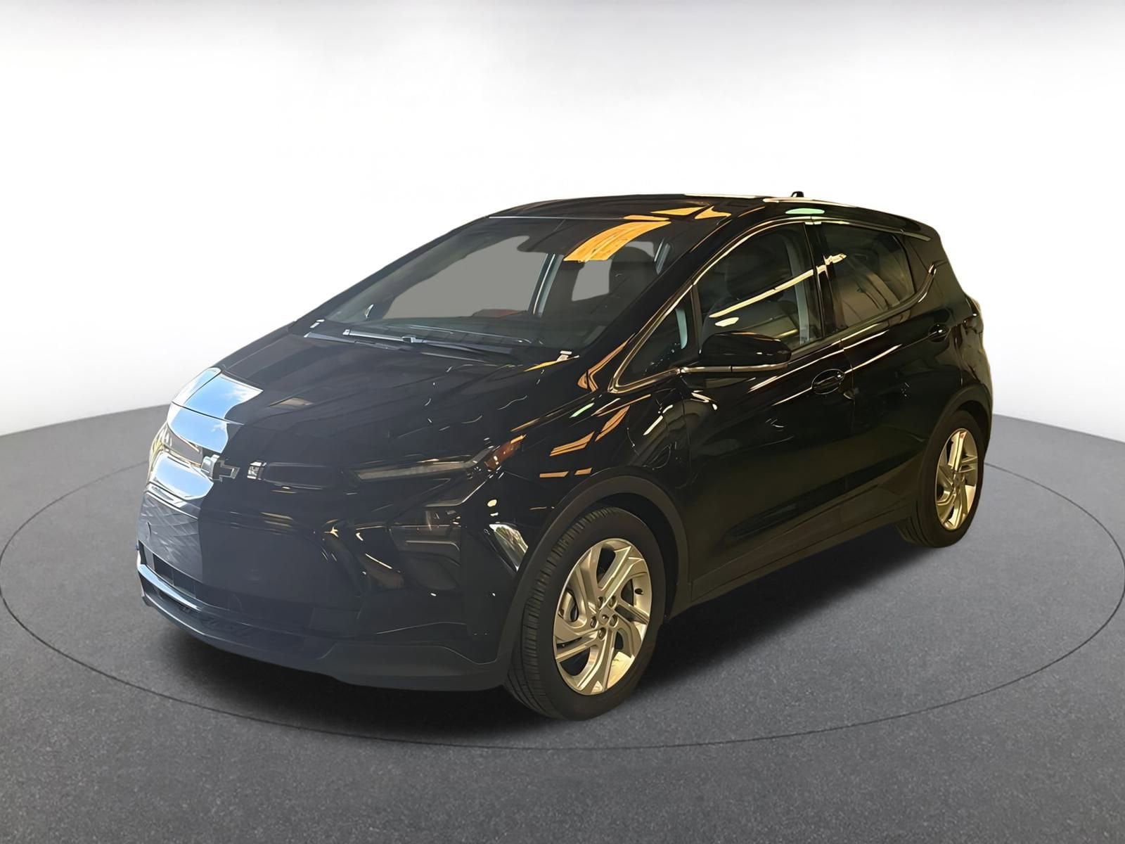 Thumbnail: 2023 Chevrolet Bolt EV - 2