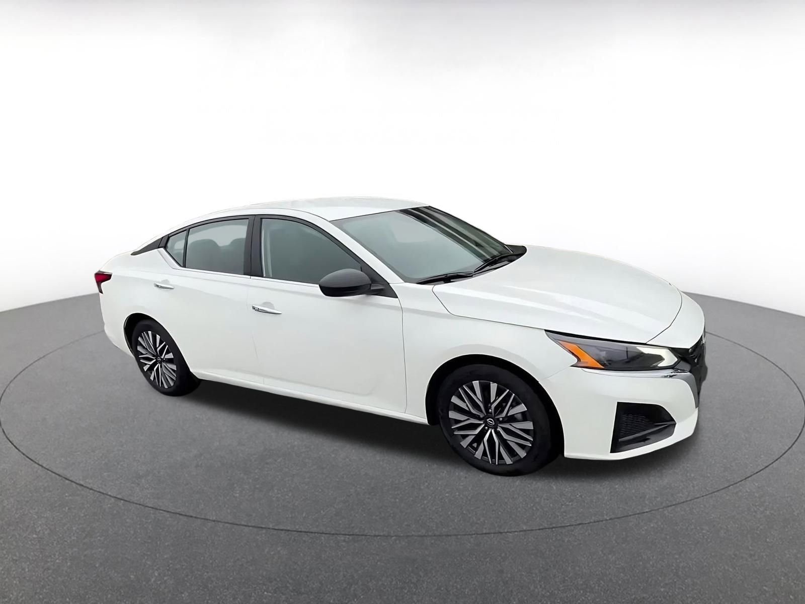 Thumbnail: 2025 Nissan Altima - 2