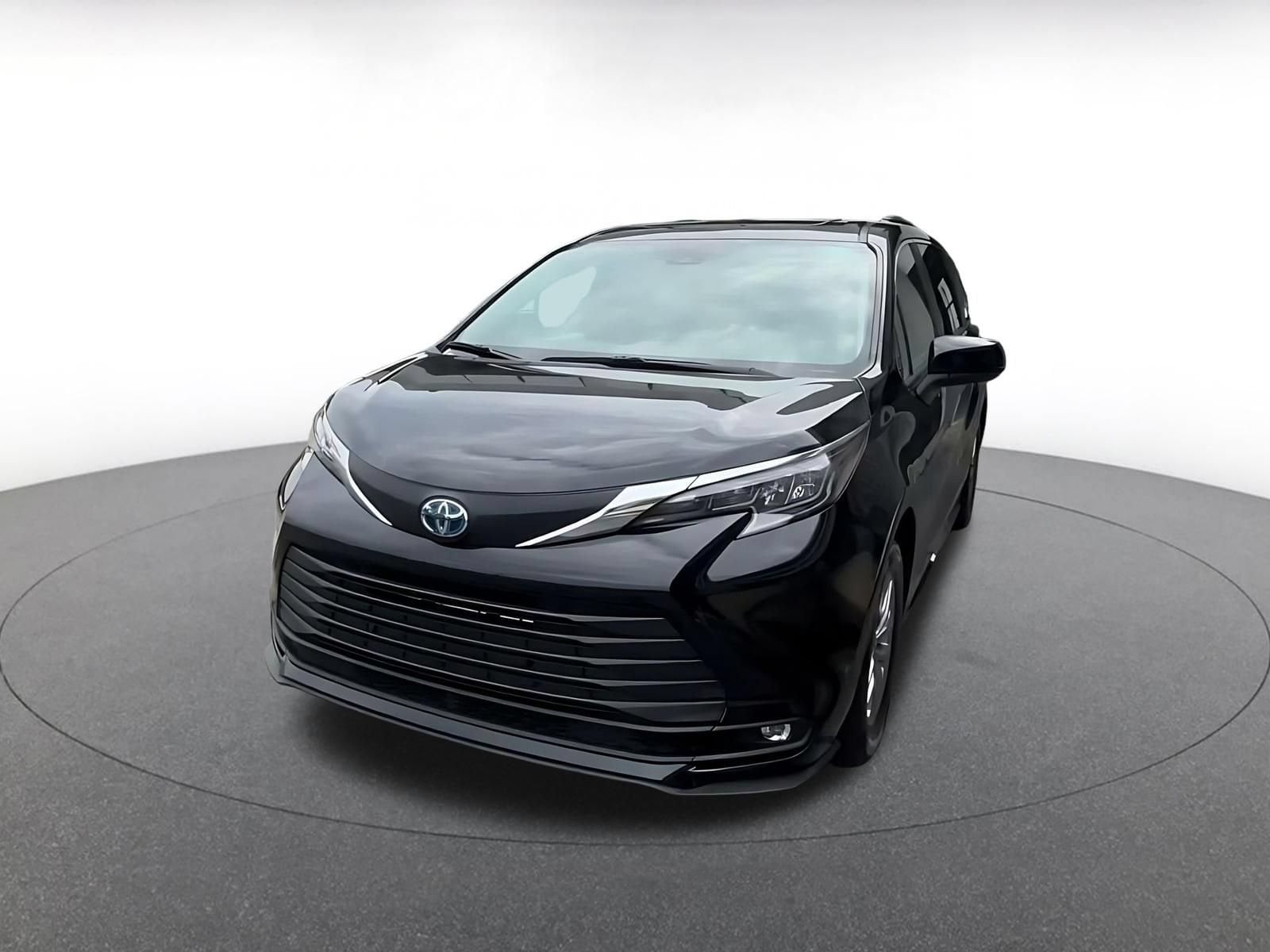 Thumbnail: 2025 Toyota Sienna - 6