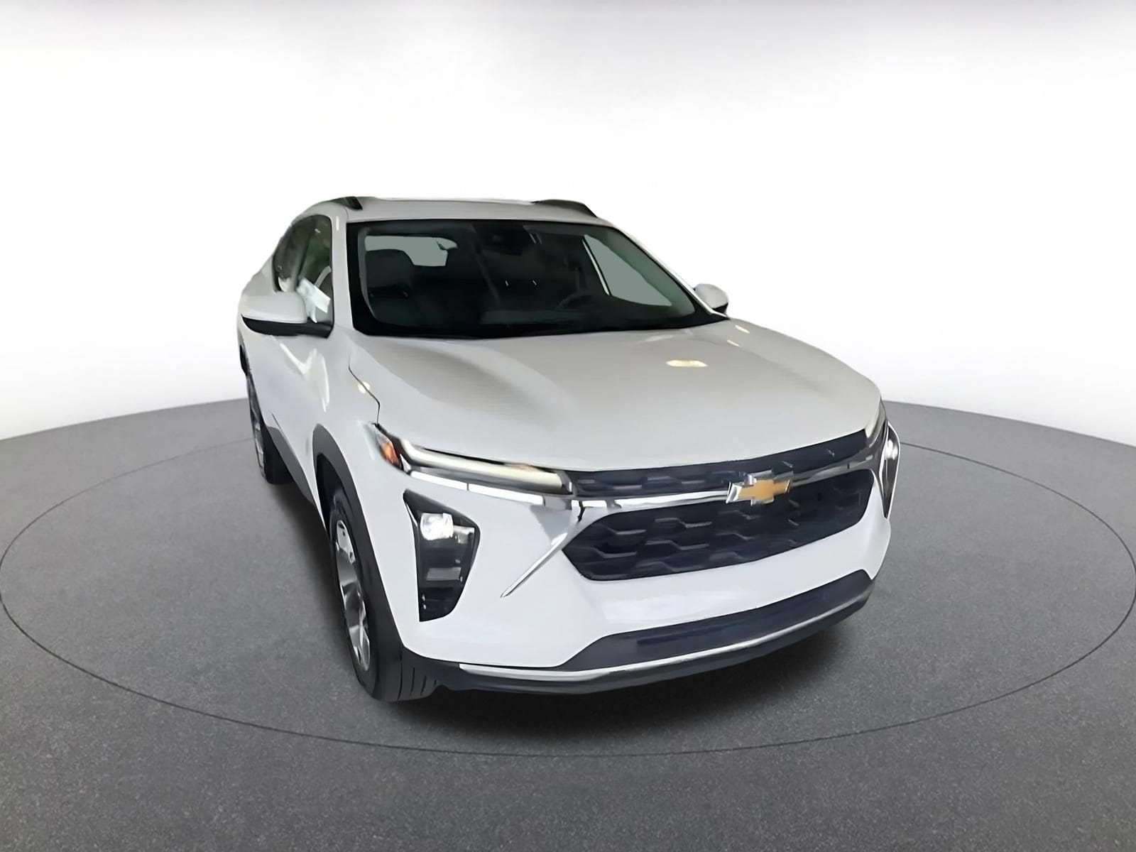 Thumbnail: 2025 Chevrolet Trax - 3