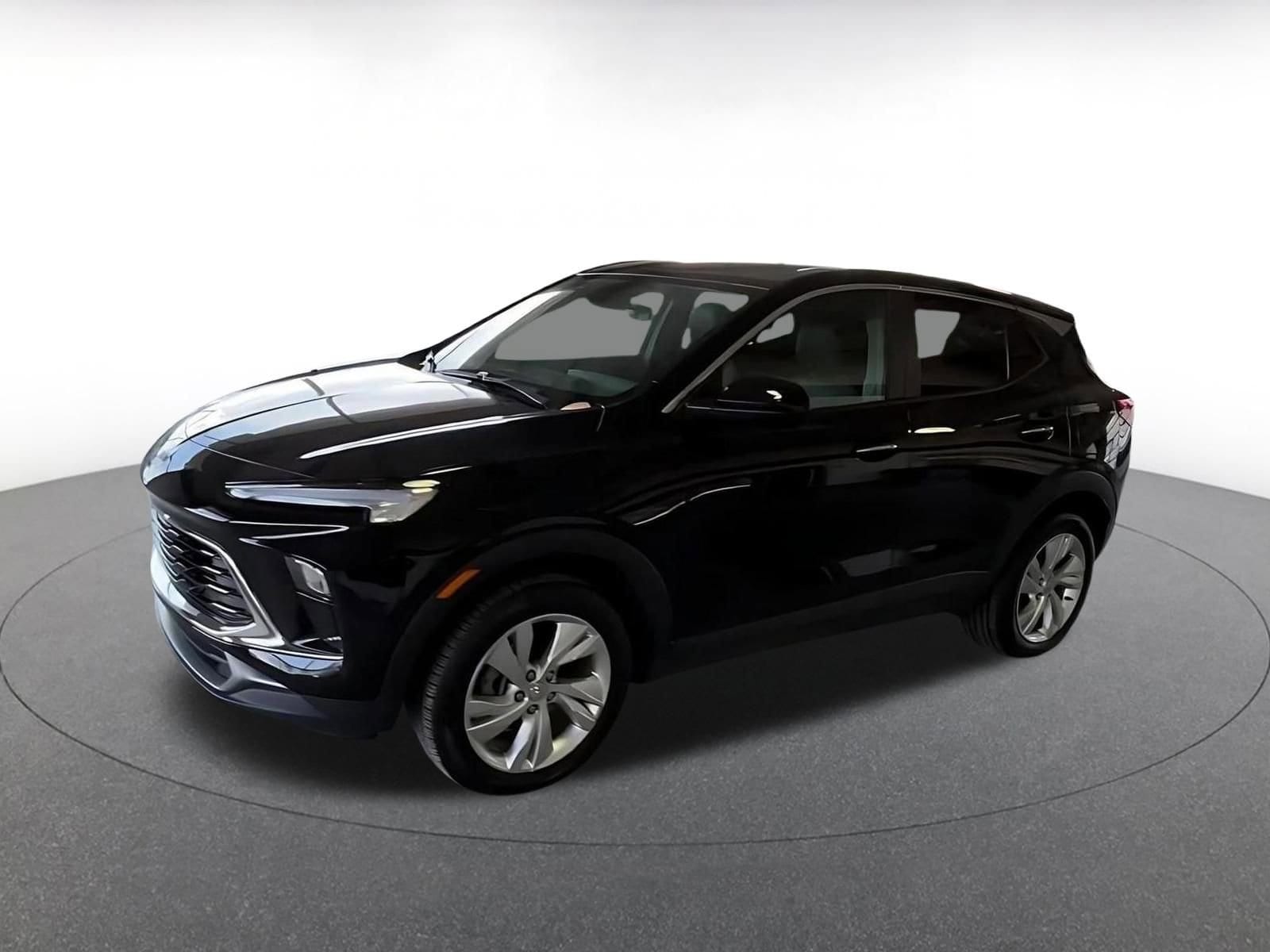 Thumbnail: 2025 Chevrolet Trax - 7