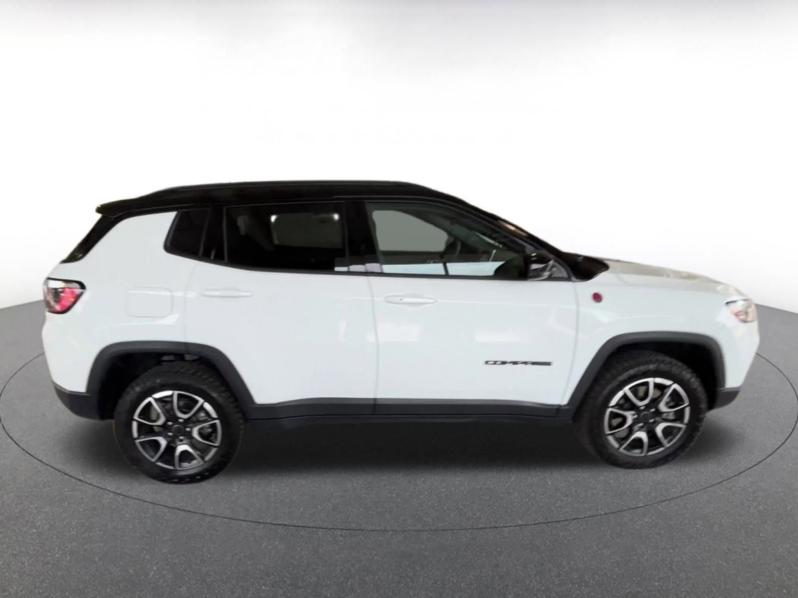 Thumbnail: 2025 Jeep Compass - 16