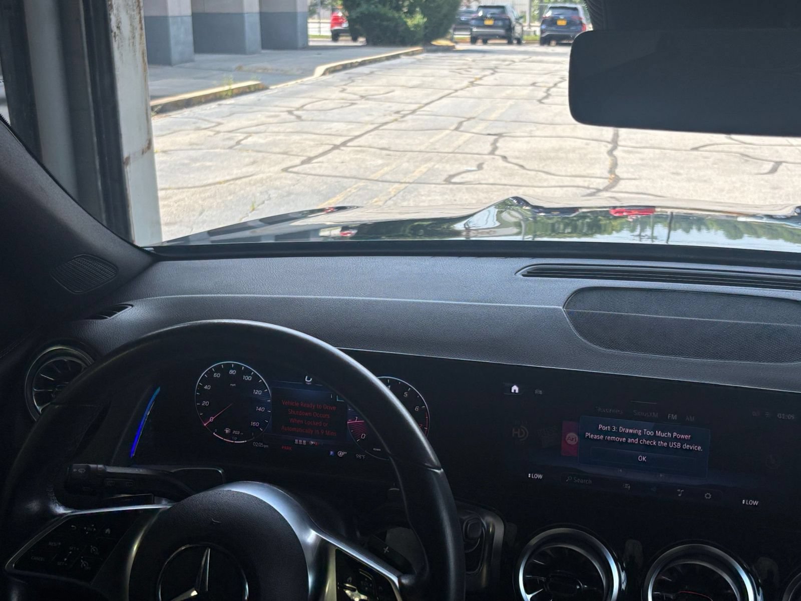 Thumbnail: 2025 Mercedes-Benz GLB - 35