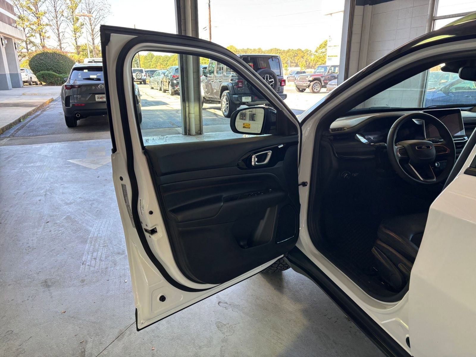 Thumbnail: 2025 Jeep Compass - 20