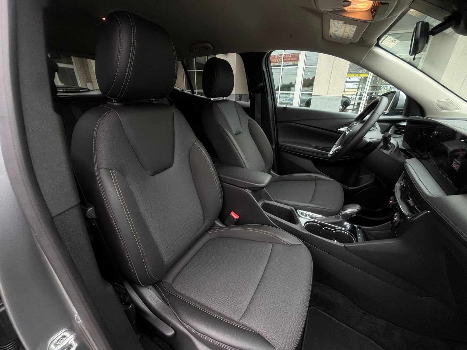 Thumbnail: 2025 Buick Encore GX - 31