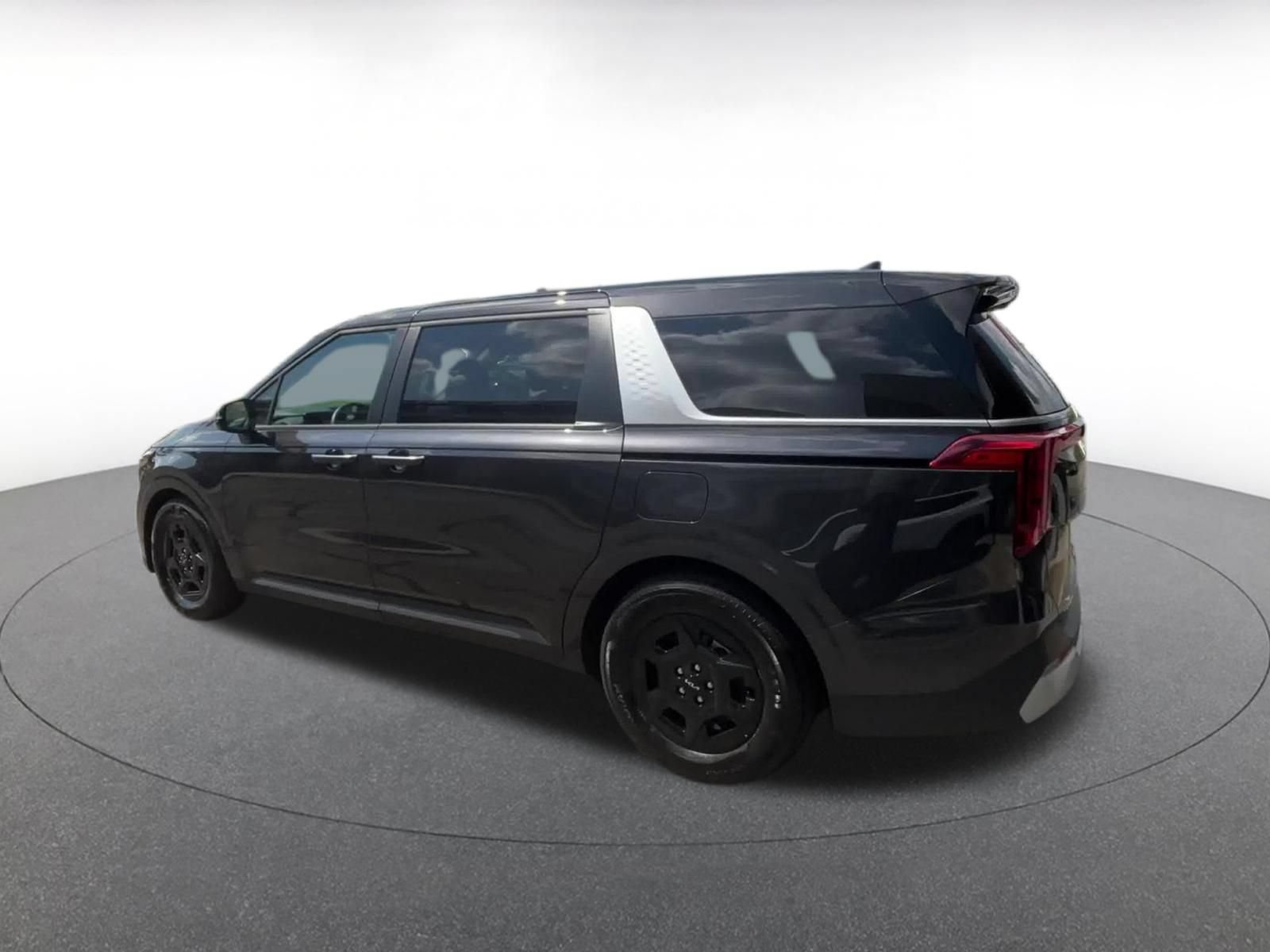 Thumbnail: 2026 Kia Carnival - 9