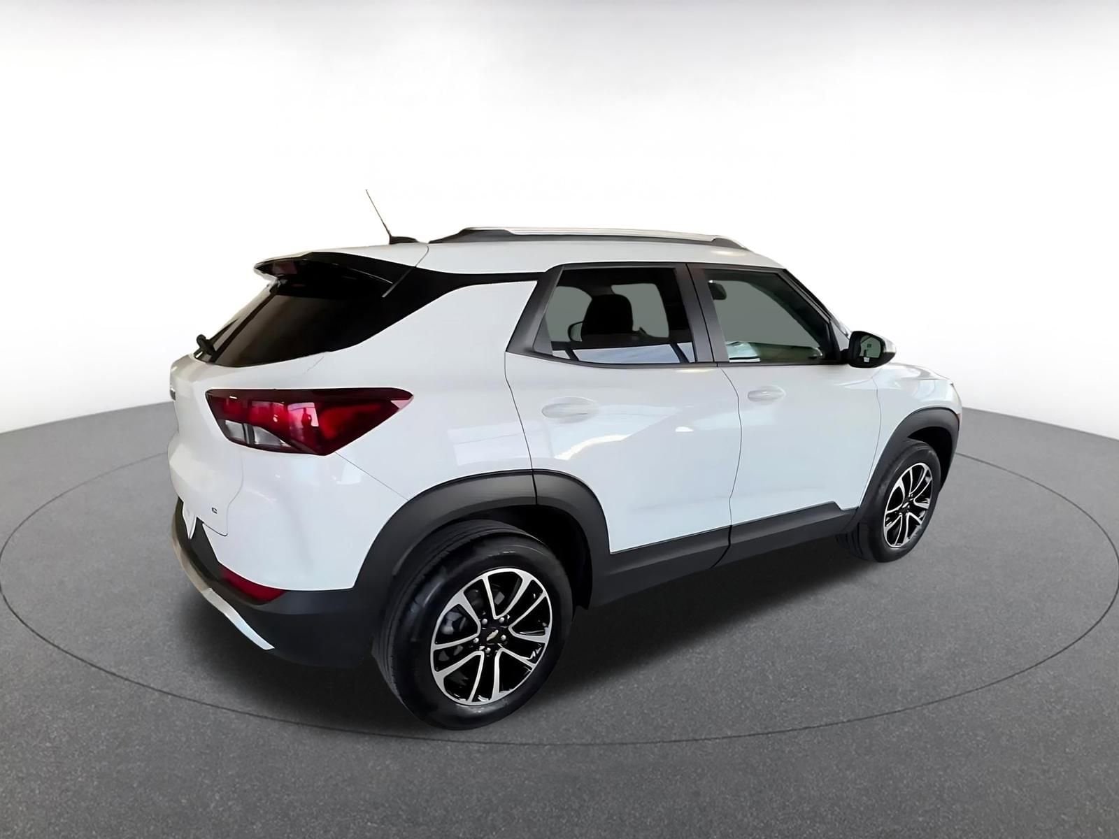 Thumbnail: 2025 Chevrolet TrailBlazer - 15