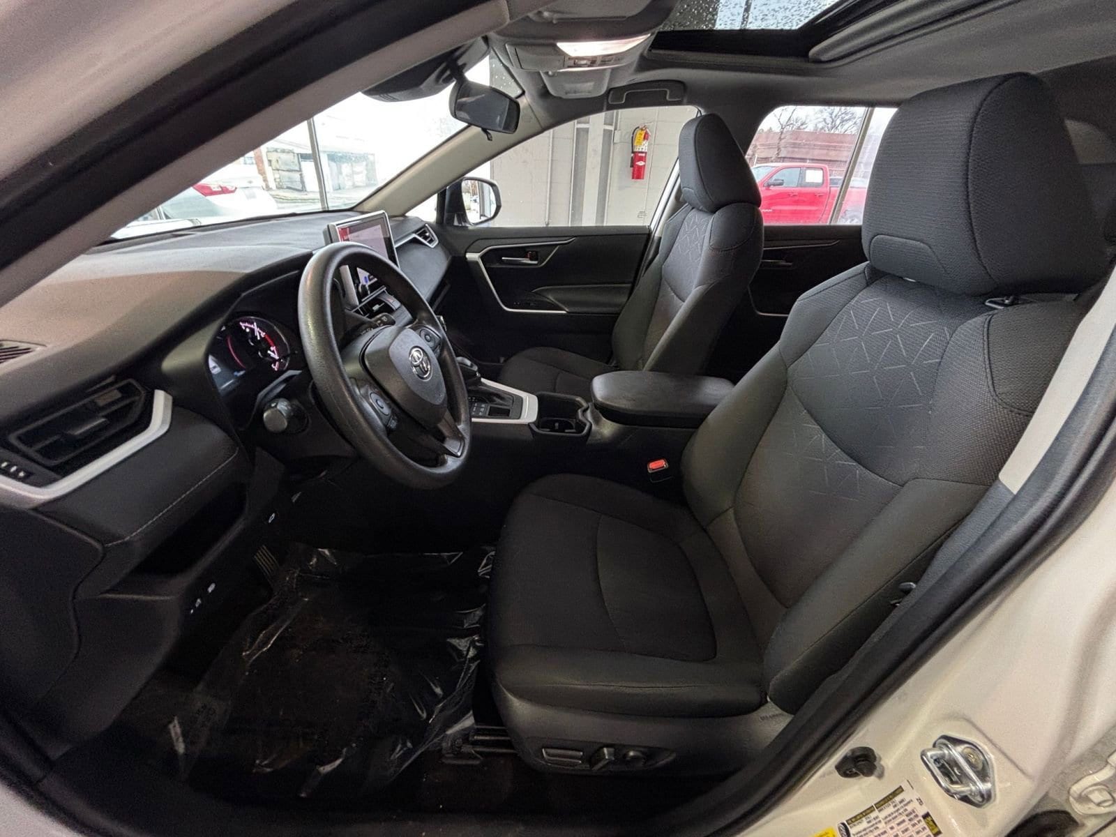 Thumbnail: 2025 Toyota RAV4 - 30