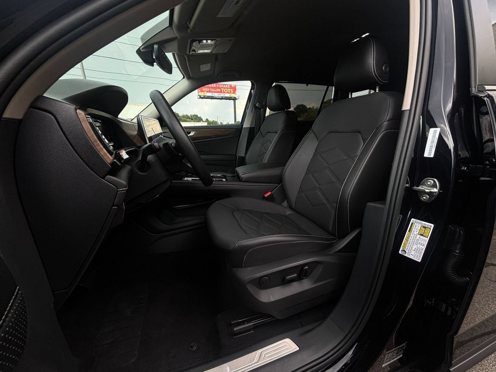 Thumbnail: 2026 Volkswagen Atlas - 28