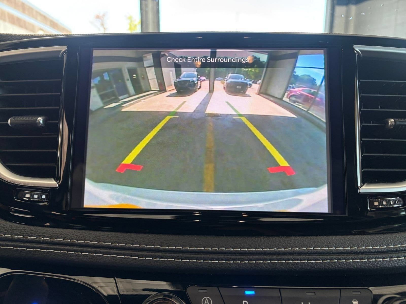 Thumbnail: 2025 Chrysler Pacifica - 27