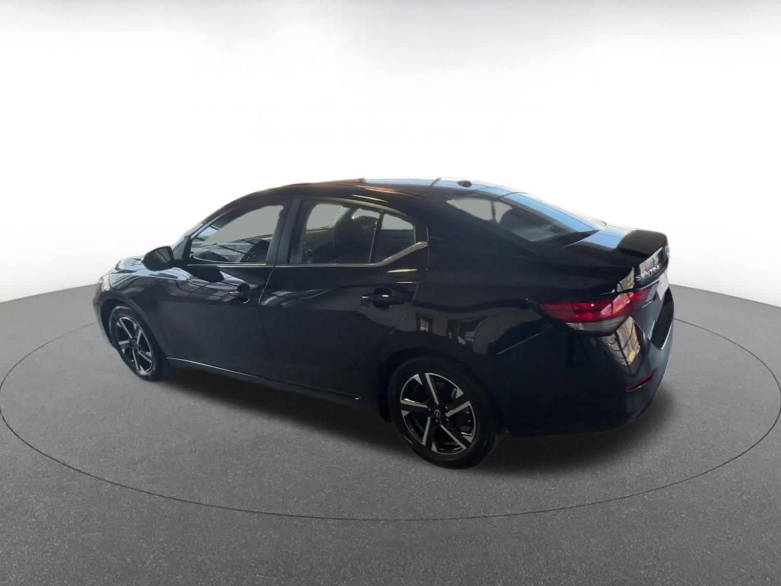 Thumbnail: 2025 Nissan Sentra - 10