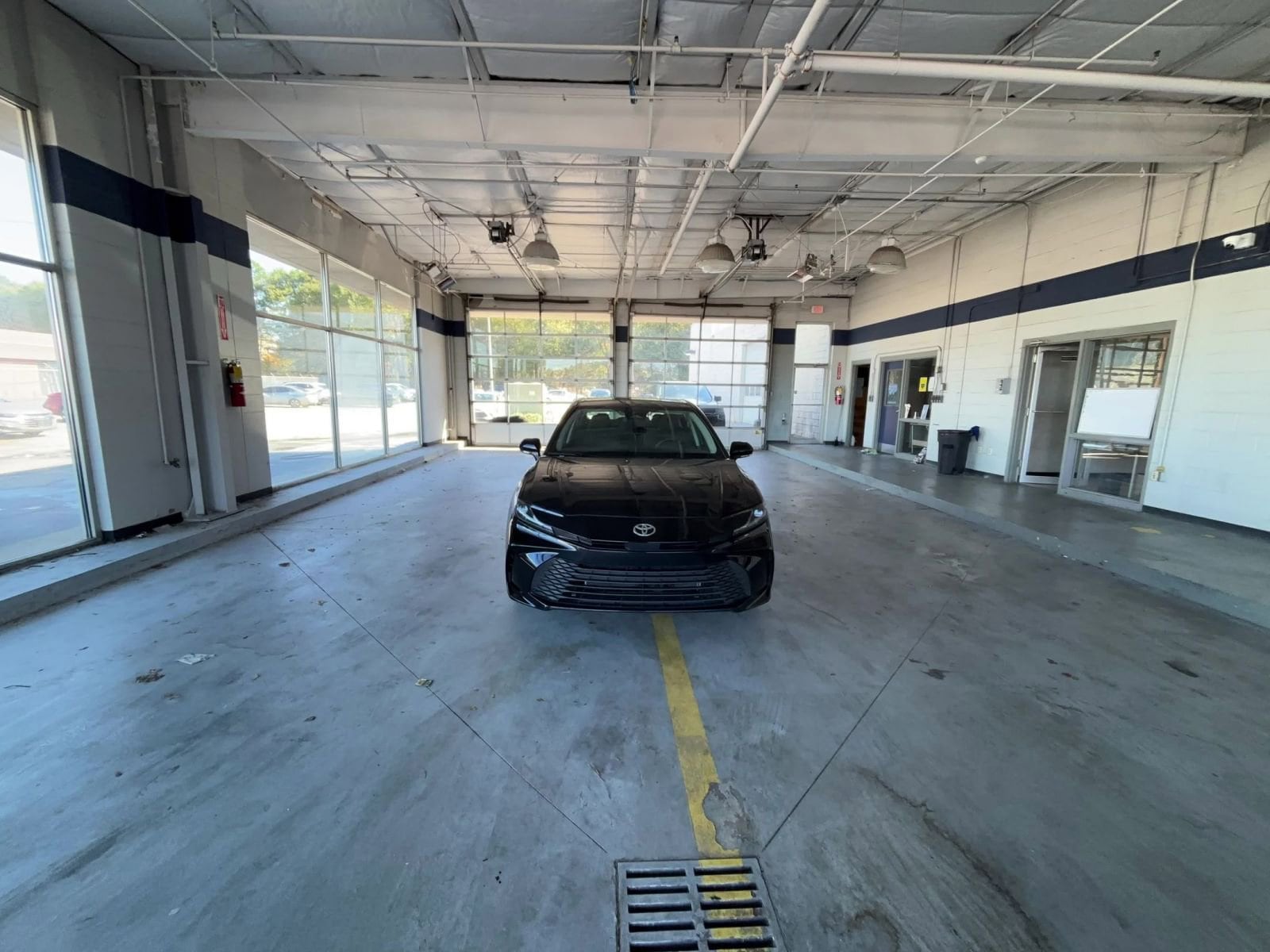 Thumbnail: 2025 Toyota Camry - 22