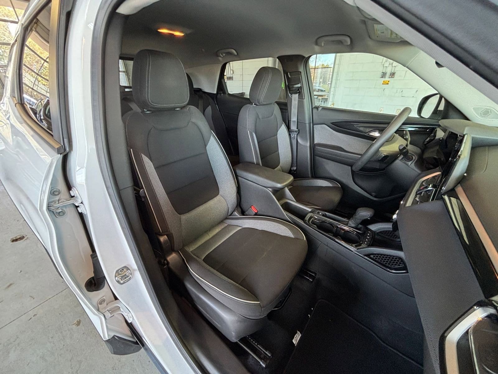 Thumbnail: 2025 Chevrolet TrailBlazer - 34