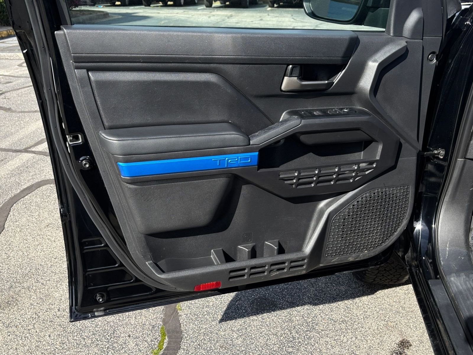 Thumbnail: 2025 Toyota Tacoma - 25