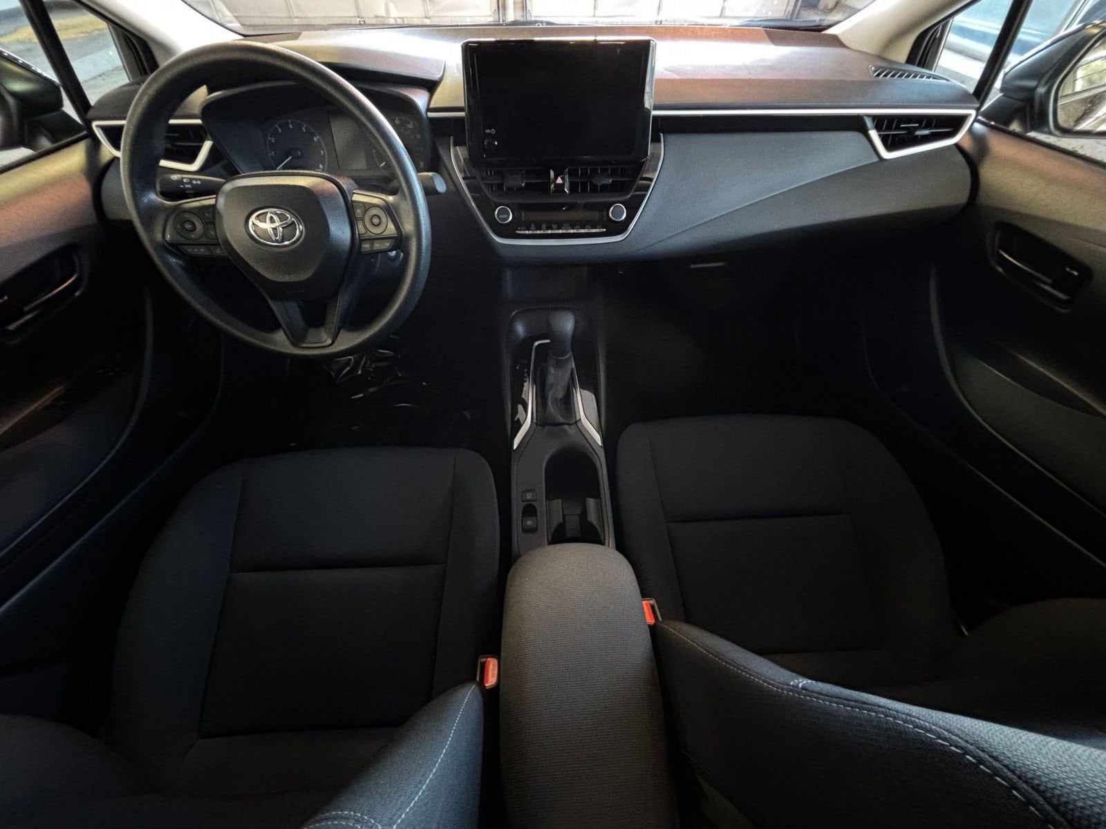 Thumbnail: 2025 Toyota Corolla - 32