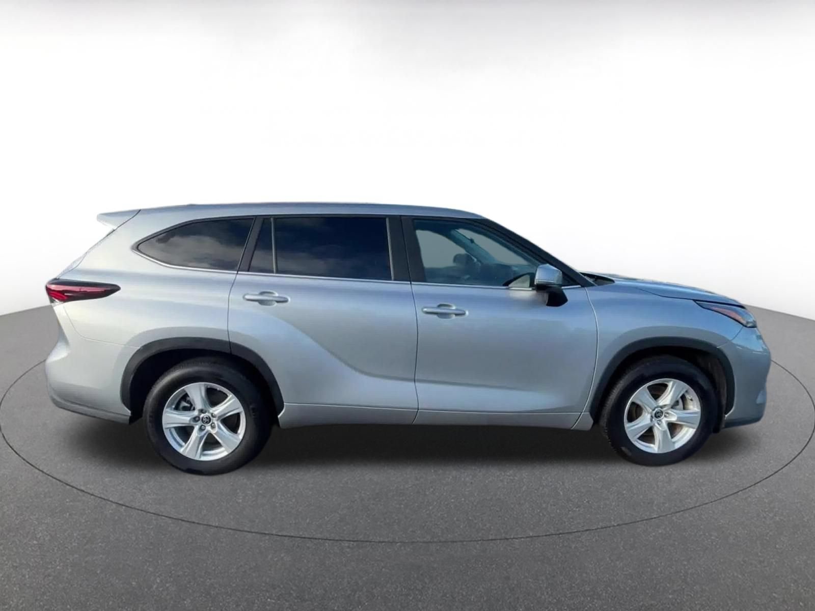 Thumbnail: 2025 Toyota Highlander - 16