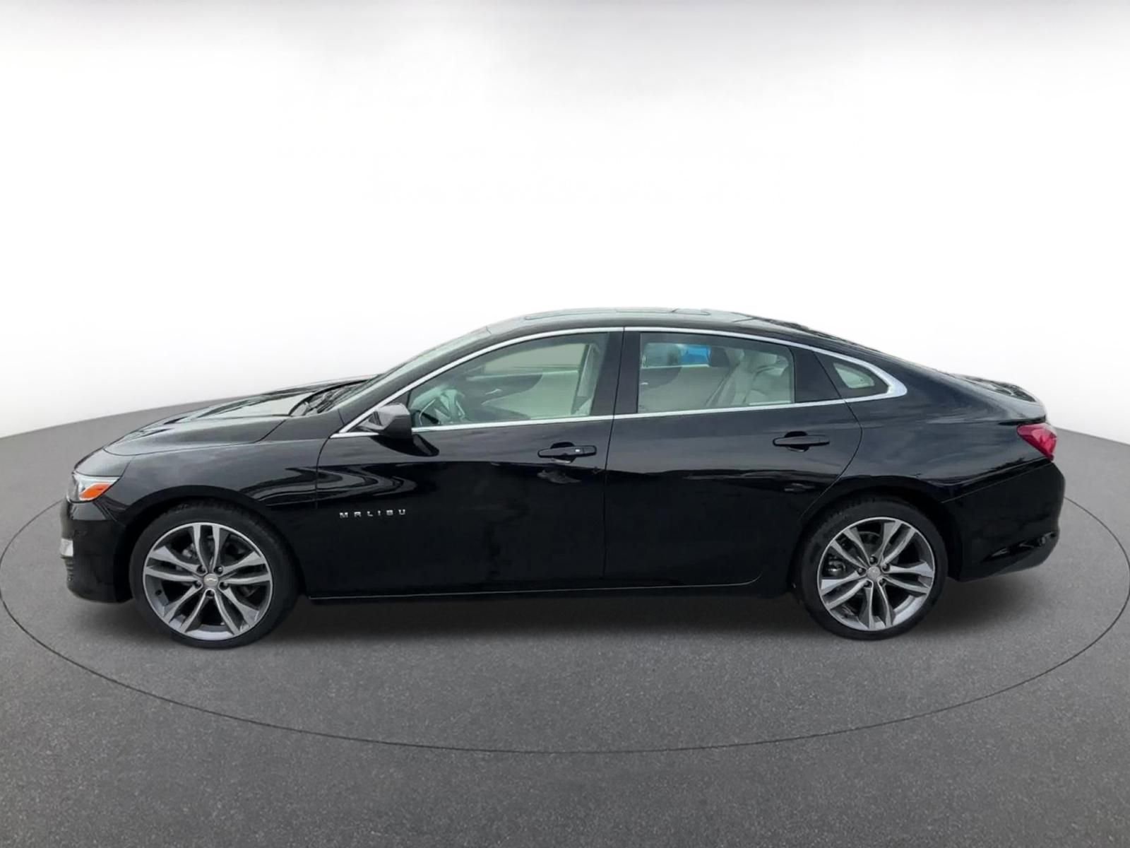 Thumbnail: 2024 Chevrolet Malibu - 8