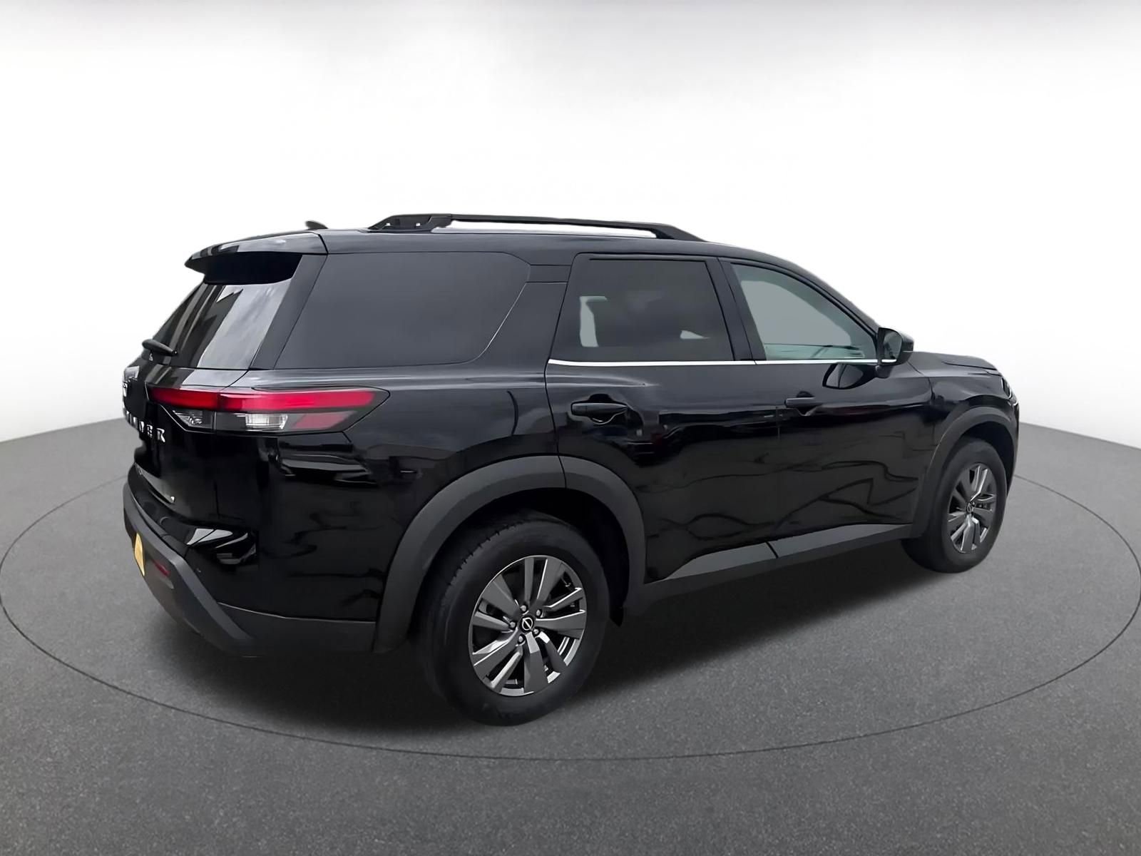 Thumbnail: 2025 Nissan Pathfinder - 13
