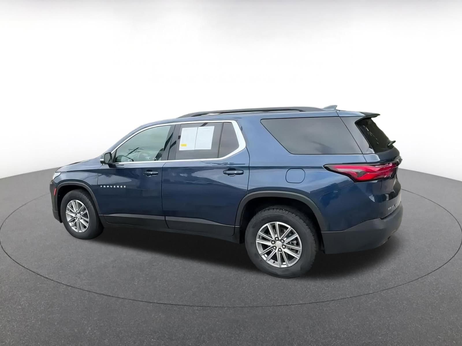 Thumbnail: 2023 Chevrolet Traverse - 10