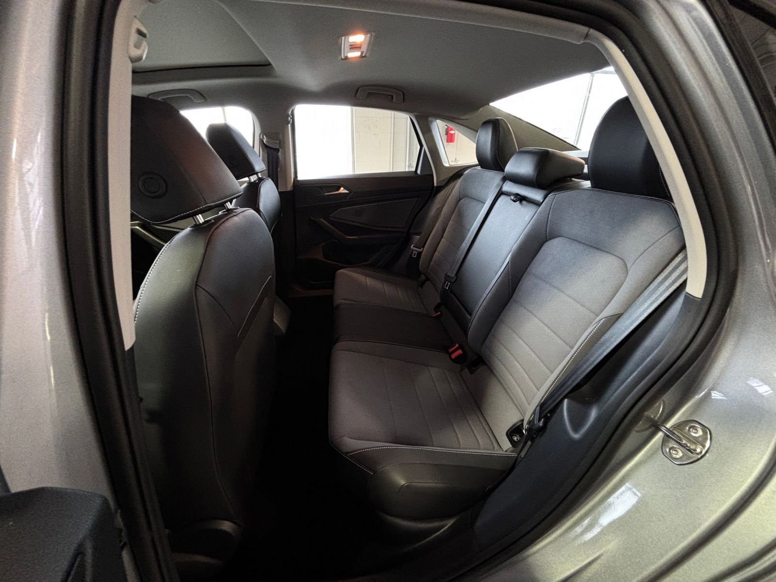 Thumbnail: 2025 Volkswagen Jetta - 25