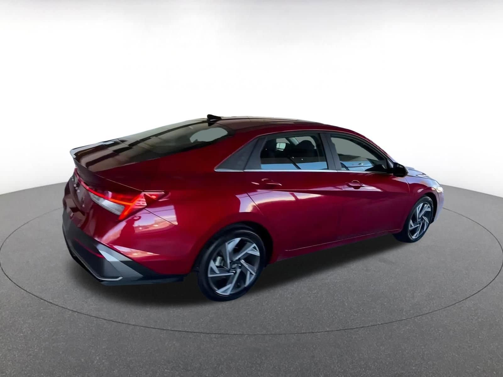 Thumbnail: 2025 Hyundai Elantra - 17