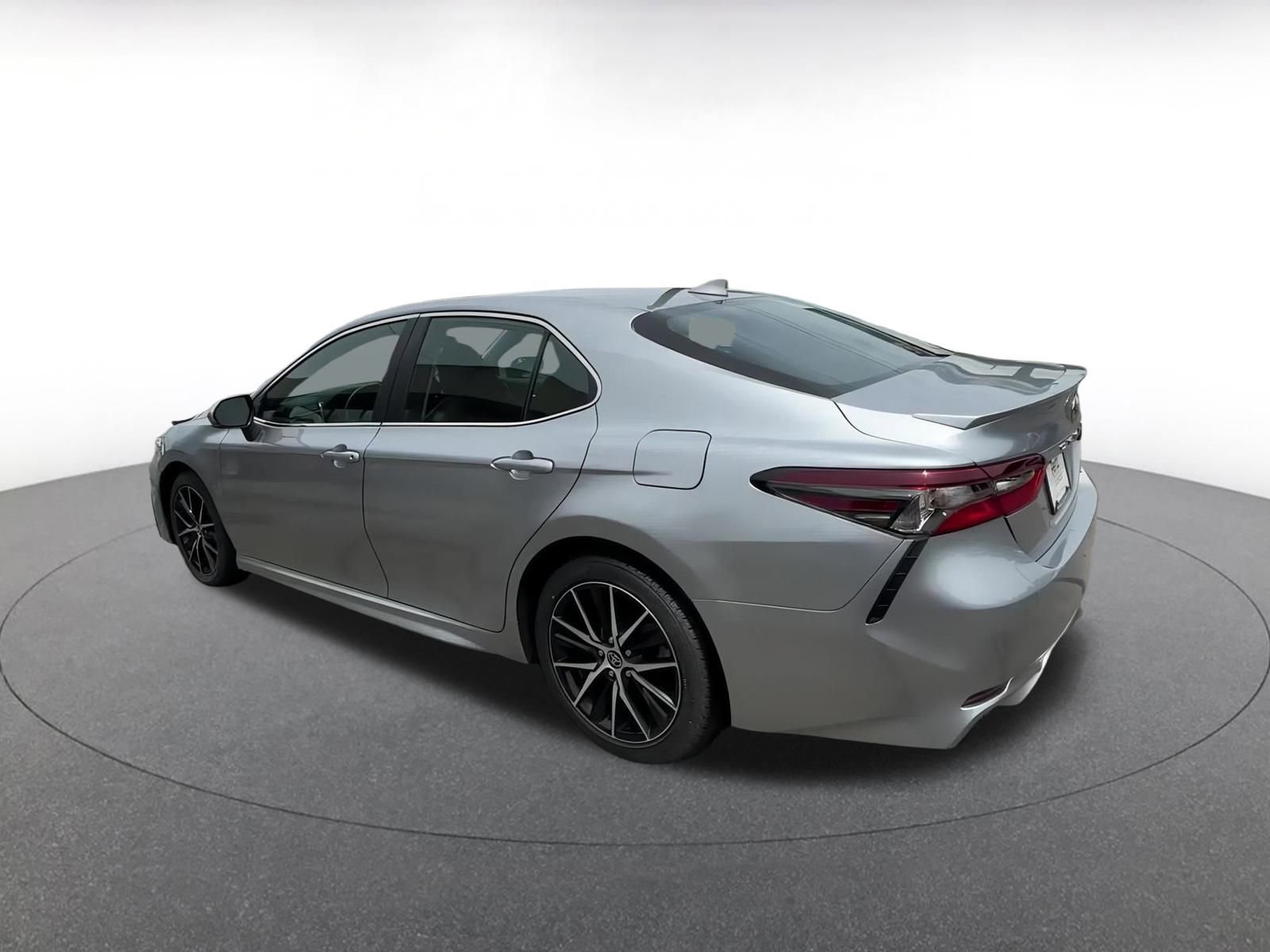 2024 Toyota Camry SE 10