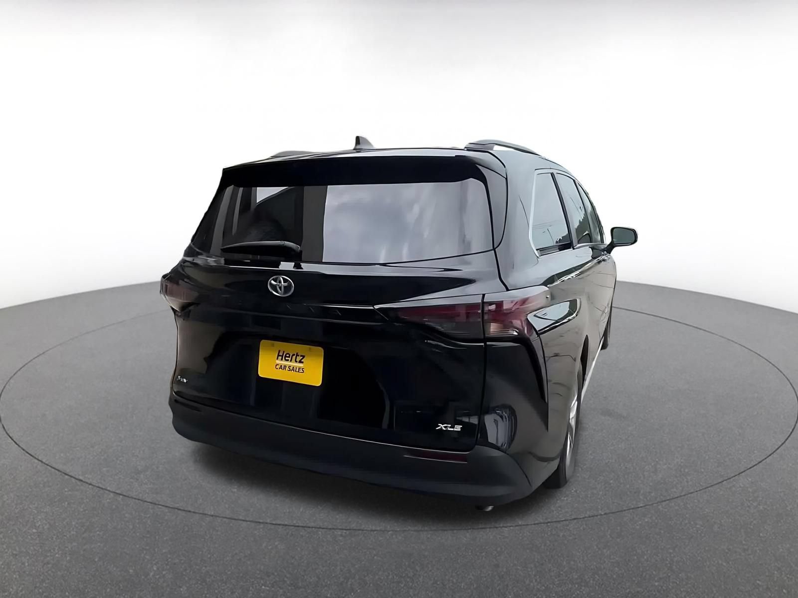 Thumbnail: 2025 Toyota Sienna - 13