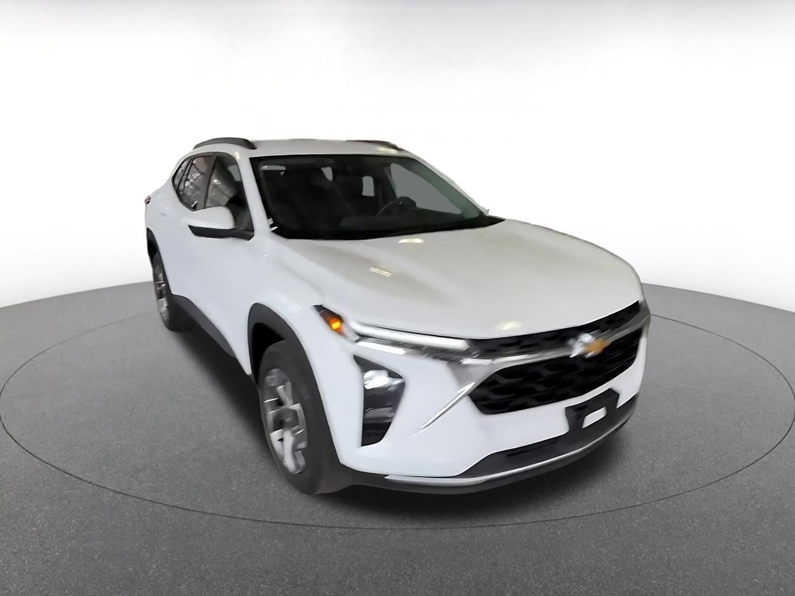 Thumbnail: 2025 Chevrolet Trax - 3
