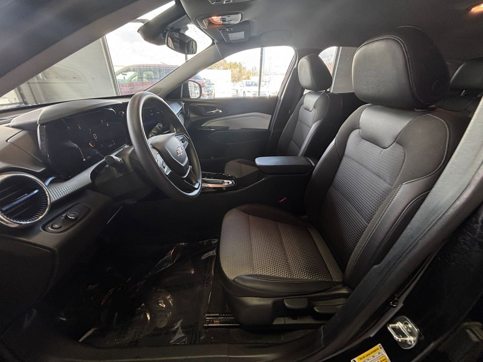 Thumbnail: 2025 Chevrolet Trax - 26