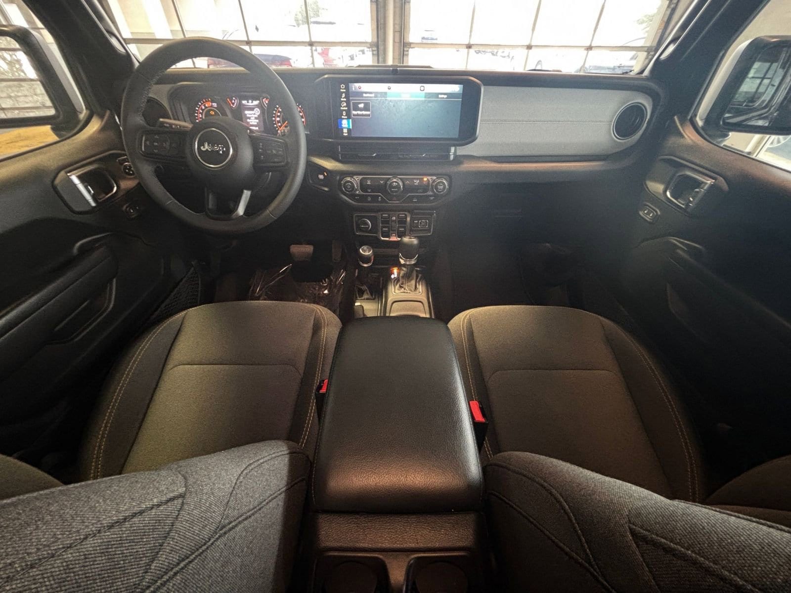 Thumbnail: 2025 Jeep Wrangler - 34