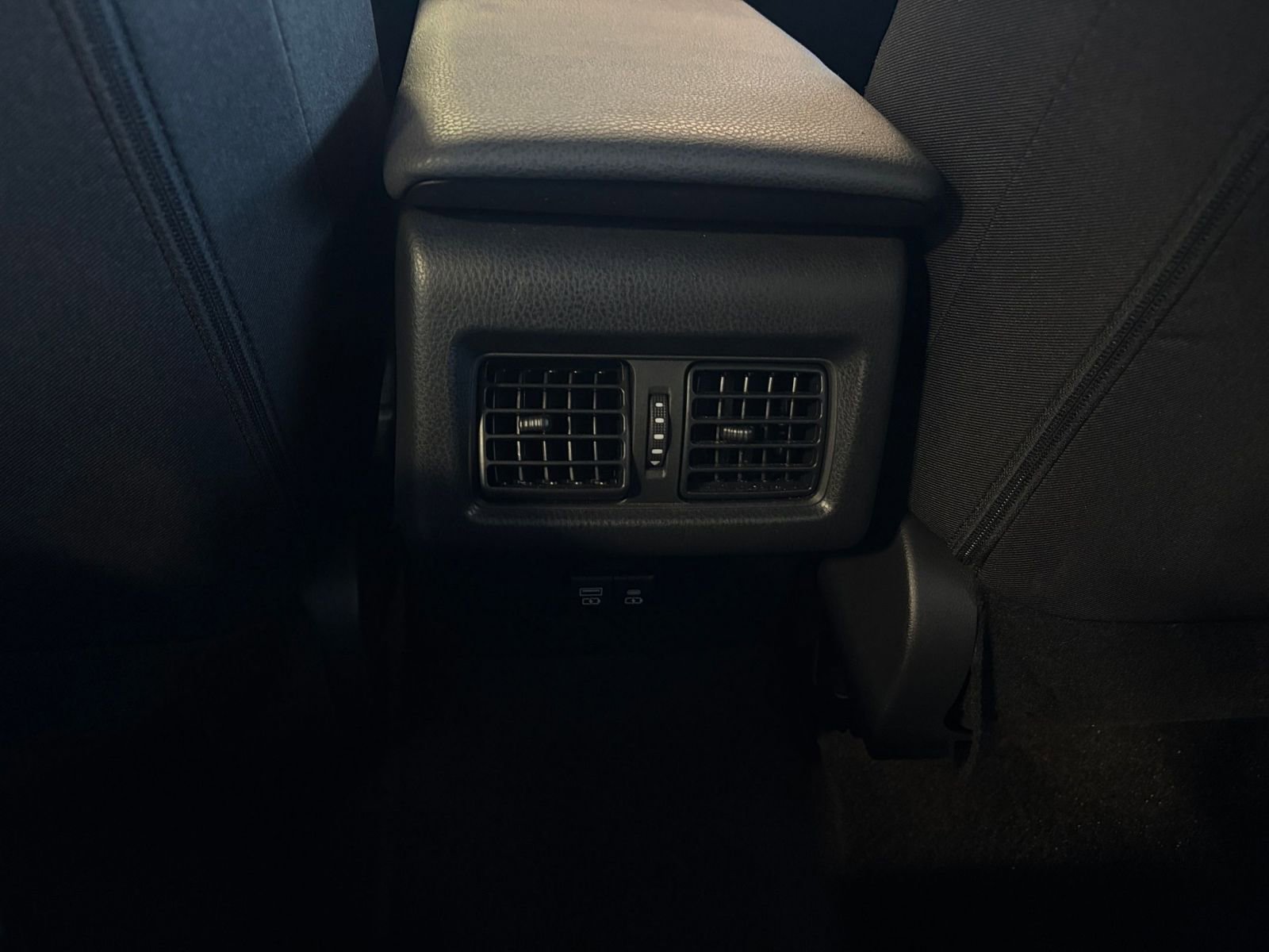 Thumbnail: 2025 Toyota Camry - 23